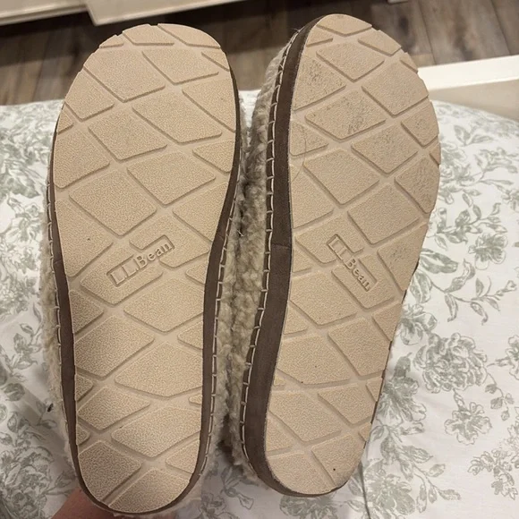 EUC LLBean Sherpa Slippers - Picture 4 of 4